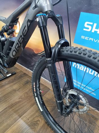 Used Orbea RISE H10 2024 2024 Mountainbike, Light Gray, 29 — image 10 of 11