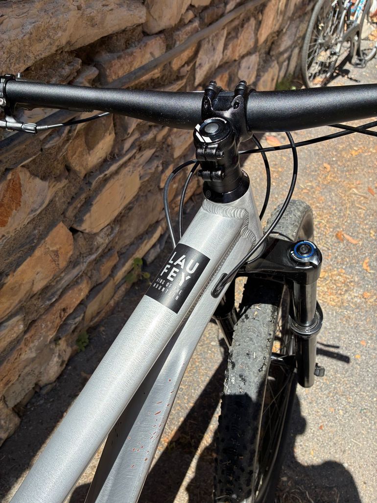 Used Orbea LAUFEY H30 2023 2023 Mountainbike, Light Gray, 29 — image 12 of 16