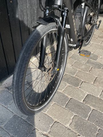 Used Trek Allant+ 9s 2022 Urban, Light Gray — image 8 of 16