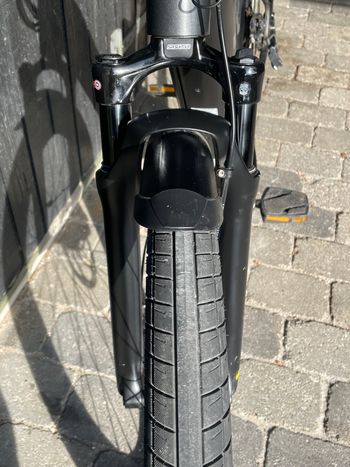 Used Trek Allant+ 9s 2022 Urban, Gris claro — image 2 of 16