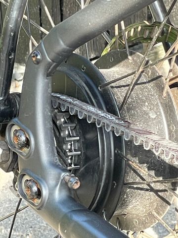 Used Trek Allant+ 9s 2022 Urban, Light Gray — image 14 of 16