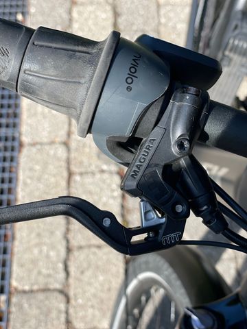 Used Trek Allant+ 9s 2022 Urban, Light Gray — image 10 of 16