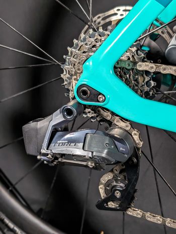 Used Bianchi Oltre XR4 Force AXS 2024 2024 Road & Gravel, Blue — image 14 of 20