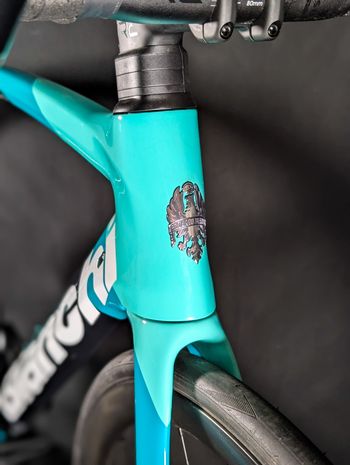 Used Bianchi Oltre XR4 Force AXS 2024 2024 Road & Gravel, Blue — image 10 of 20