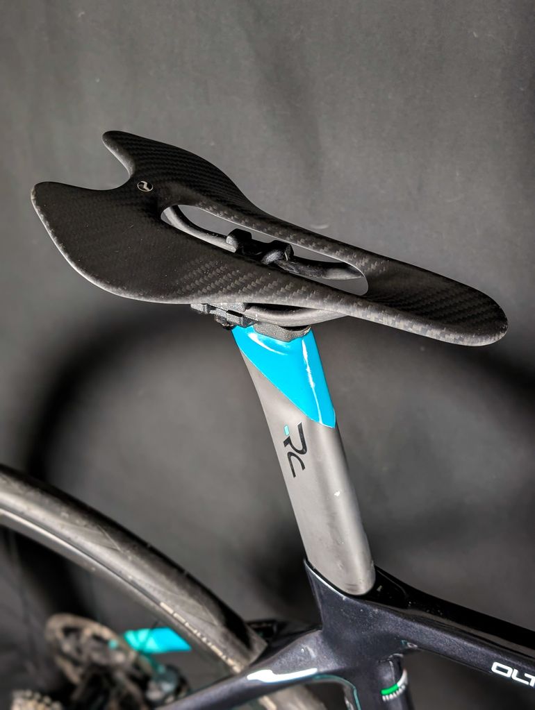 Used Bianchi Oltre XR4 Force AXS 2024 2024 Road & Gravel, Blue — image 18 of 20