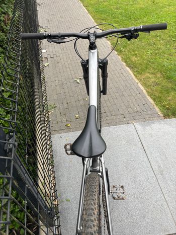 Used Cannondale Habit 3 2024 2024 Mountainbike, Light Gray, 27.5 — image 2 of 5