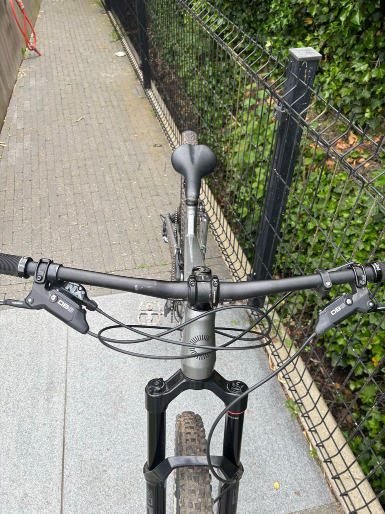 Used Cannondale Habit 3 2024 2024 Mountainbike, Light Gray, 27.5 — image 5 of 5