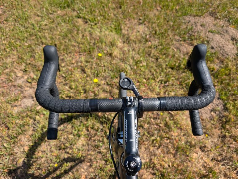 Used Ritchey breakaway 2023 56cm Ritchey Breakaway Carbon Complete Bike And Travel Case 2023 Road & Gravel, Light Gray — image 3 of 6