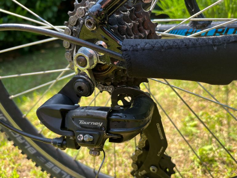 Used Specialized Hotrock Shimano Tourney 2013 Youth, Black — image 4 of 9