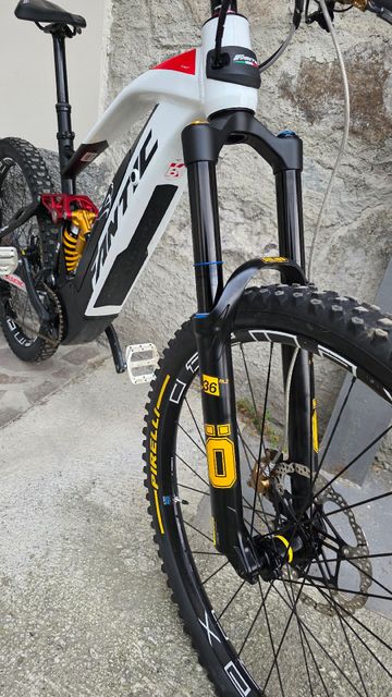 Gebrauchtes Fantic XEF Shimano Deore XT 2024 Mountainbike, Weiß — Bild 3 von 6