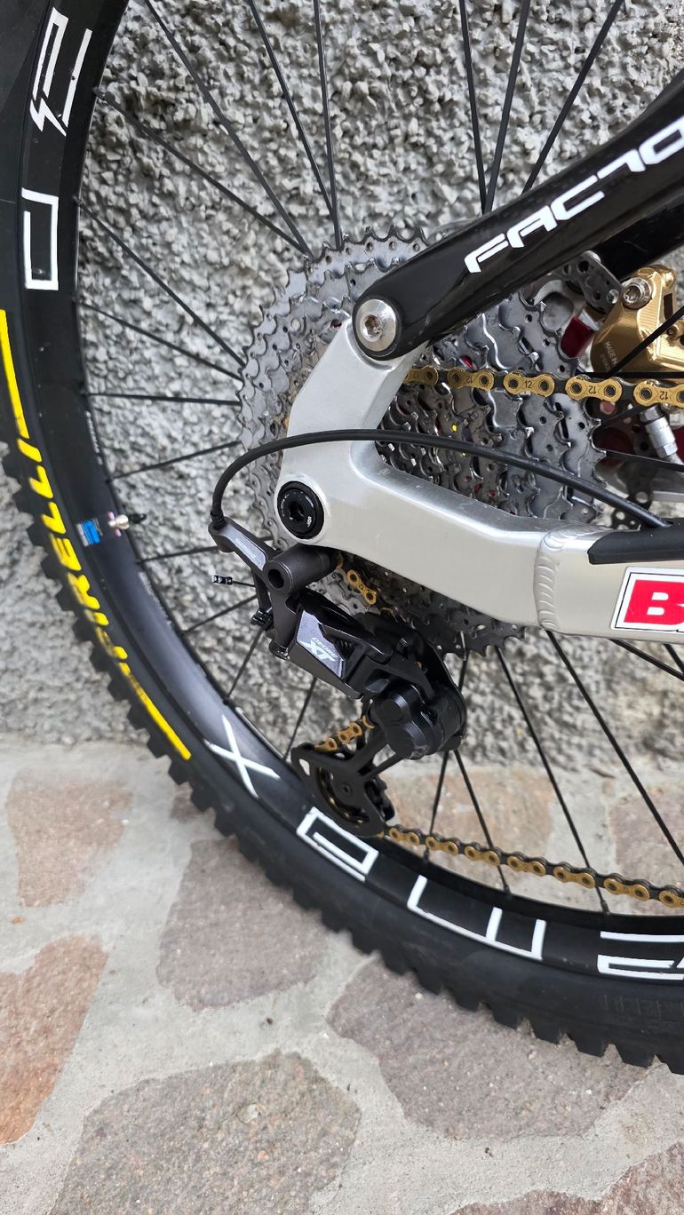 Used Fantic XEF Shimano Deore XT 2024 Mountainbike, White — image 6 of 6