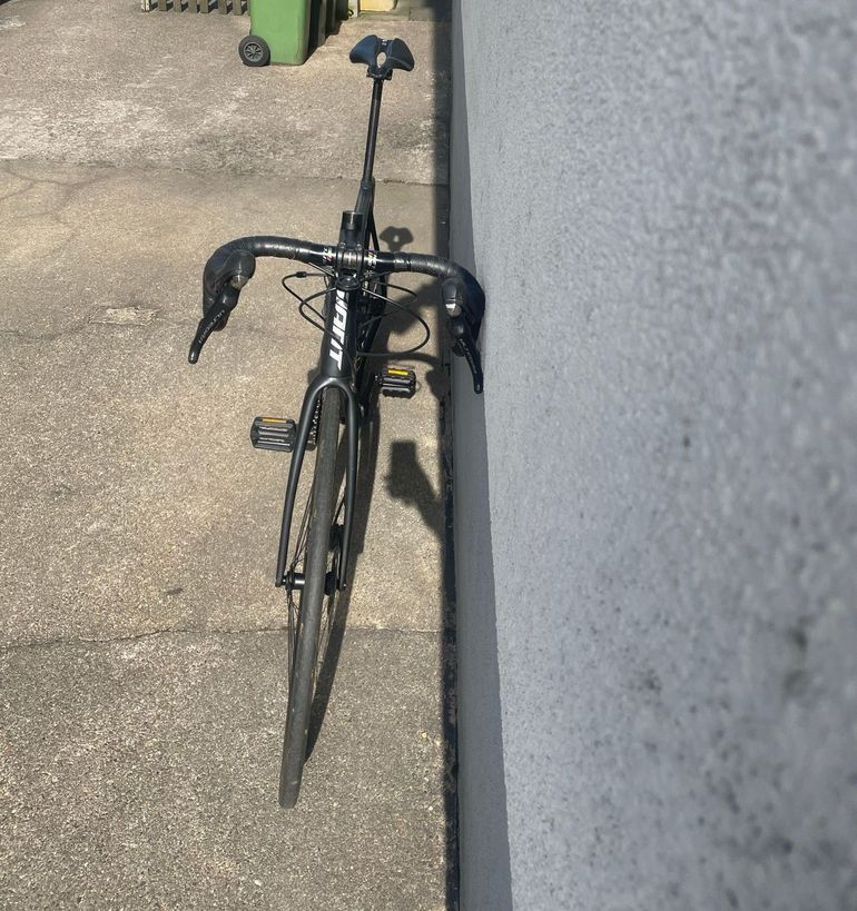 Used Giant TCR Advanced 1 Disc 2021 2021 Road & Gravel, Black — image 4 of 13