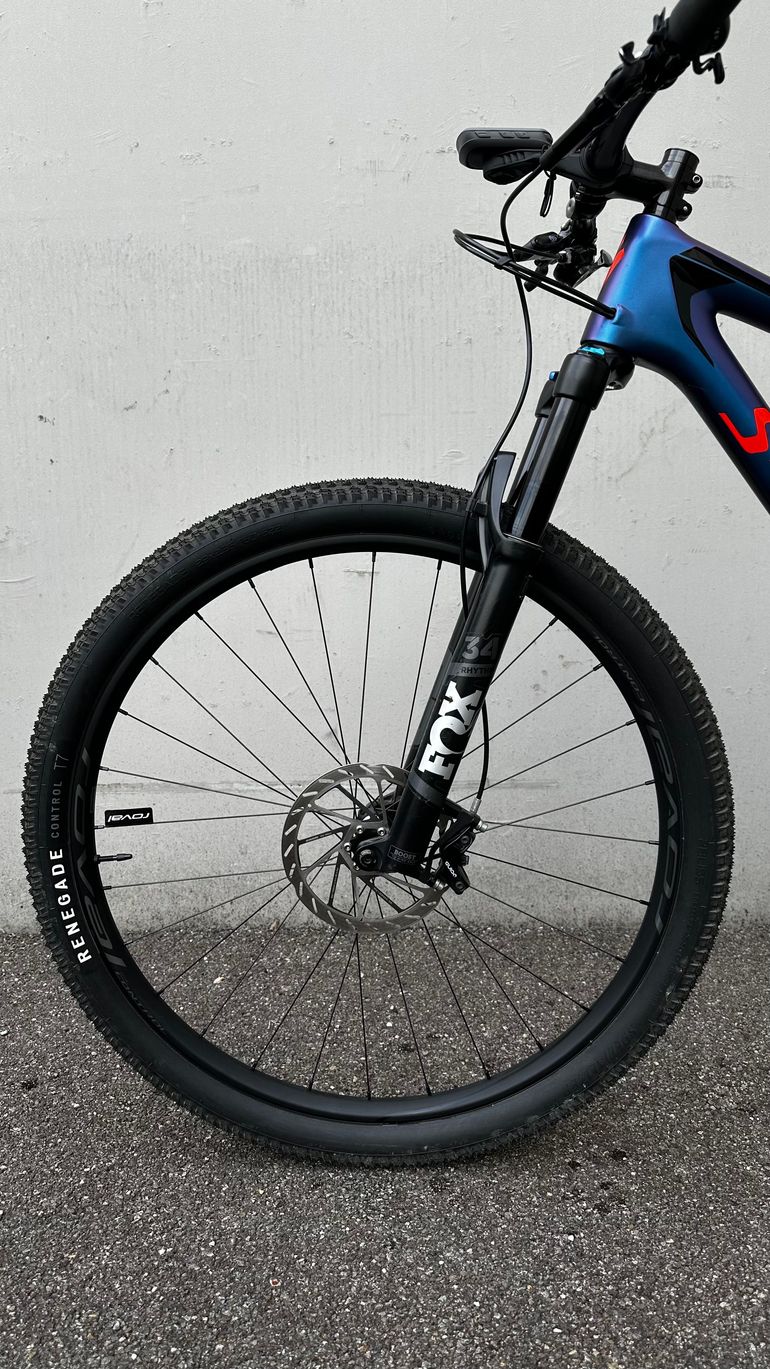Used Specialized Men's S-Works Epic 2019 2019 Mountainbike, Blue, 29 — image 2 of 9