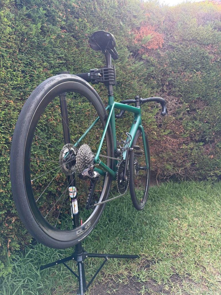 Used Specialized Aethos Expert - Shimano Ultegra Di2 2022 2022 Road & Gravel — image 2 of 16