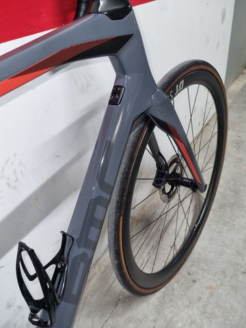 BMC Roadmachine 01 THREE 2019 2019 Road & Gravel d'occasion — image 2 sur 5