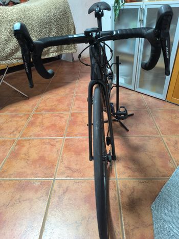 Used Specialized Tarmac Disc Sport 2020 2020 Road & Gravel, Schwarz — image 7 of 8