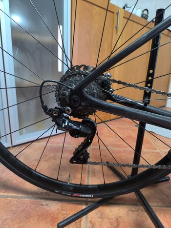 Used Specialized Tarmac Disc Sport 2020 2020 Road & Gravel, Schwarz — image 3 of 8