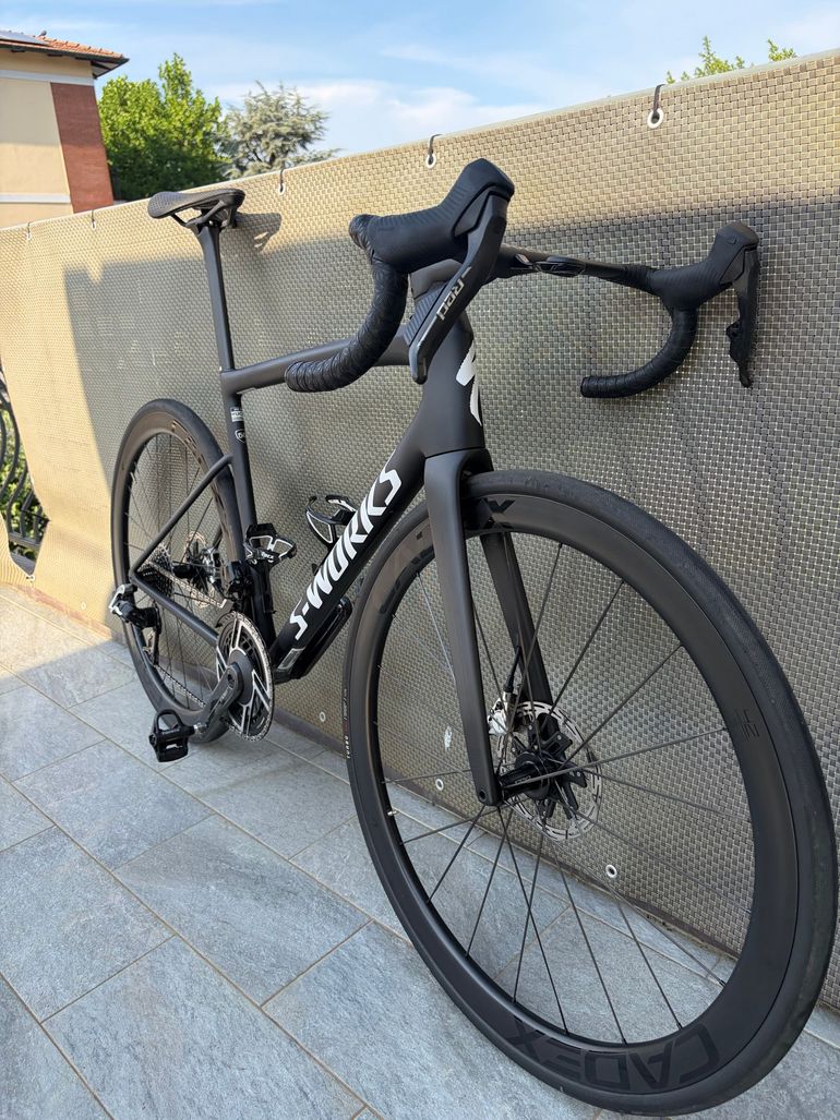 Used Specialized S-Works Tarmac SL8 - SRAM RED AXS 2026 2026 Road & Gravel, Black — image 4 of 7