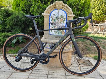 Brugt Scott Addict RC 30 2024 2024 Road & Gravel — billede 2 af 6