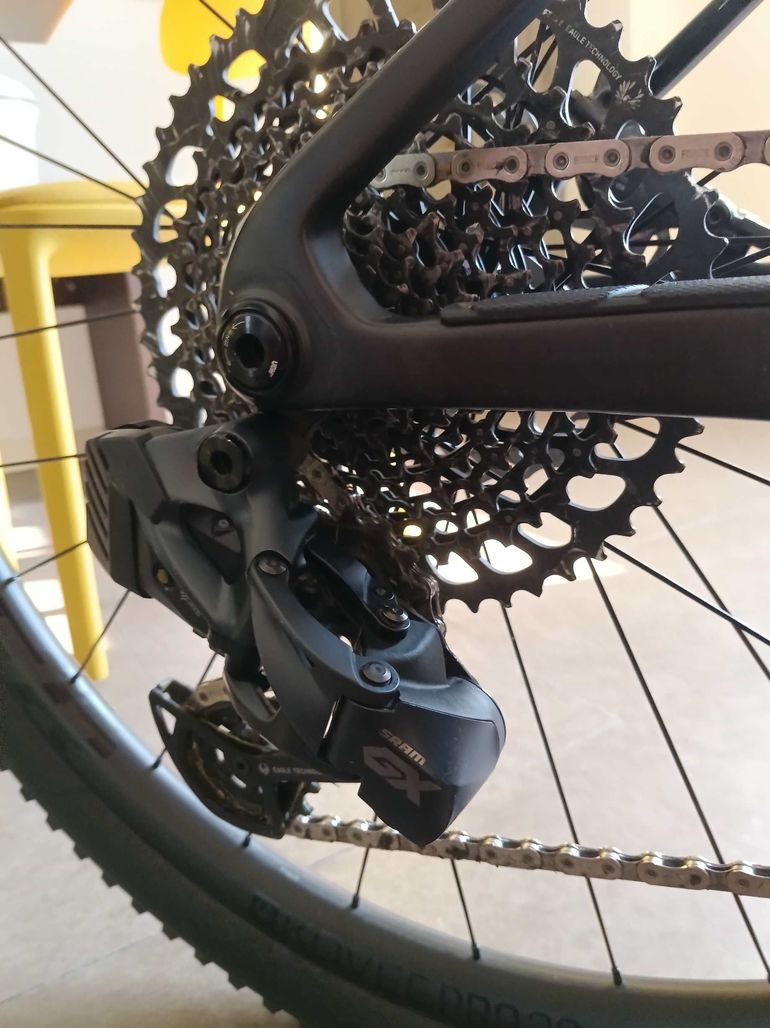 Used Trek Supercaliber 9.8 GX AXS 2023 2023 Mountainbike — image 7 of 11