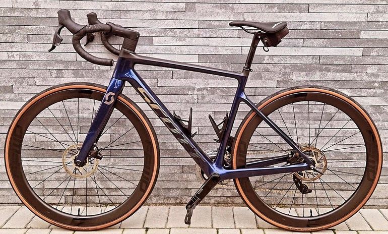 Used Scott Scott Addict 10 2022 Road & Gravel, Blue — image 9 of 9