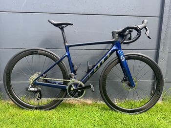 Used Scott Scott Addict 10 2022 Road & Gravel