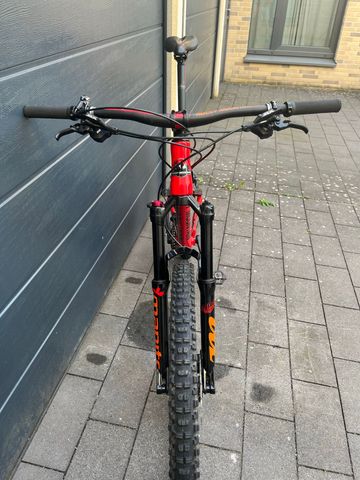 Used Rocky Mountain Thunderbolt 730 MSL 2017 2017 Mountainbike, Red — image 6 of 11