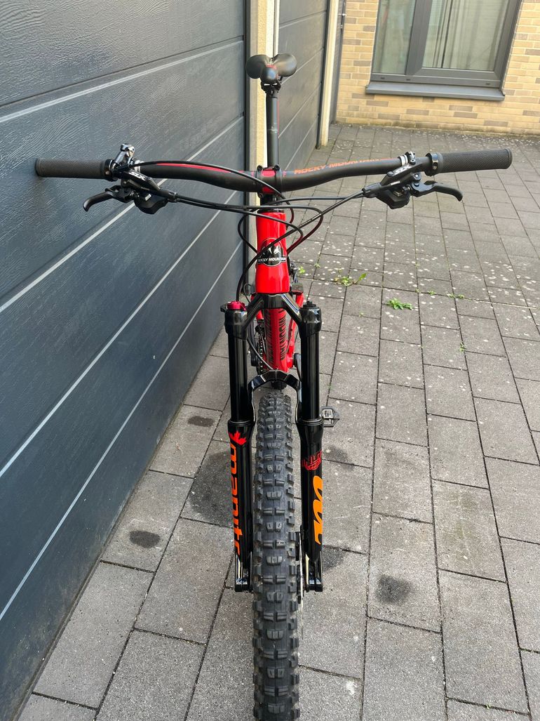 Used Rocky Mountain Thunderbolt 730 MSL 2017 2017 Mountainbike, Rot — image 6 of 11