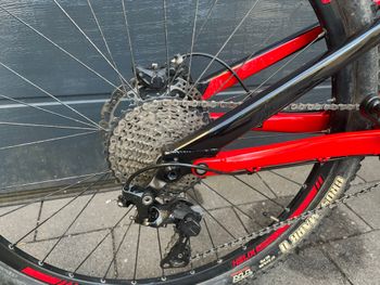 Used Rocky Mountain Thunderbolt 730 MSL 2017 2017 Mountainbike, Rot — image 4 of 11