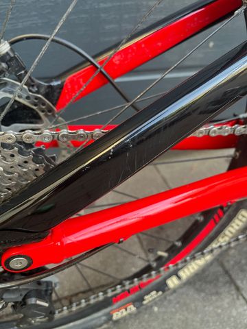 Used Rocky Mountain Thunderbolt 730 MSL 2017 2017 Mountainbike, Red — image 11 of 11