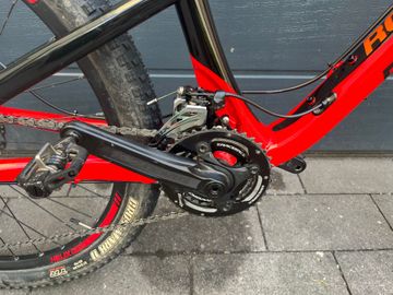 Used Rocky Mountain Thunderbolt 730 MSL 2017 2017 Mountainbike, Red — image 3 of 11