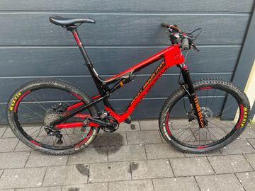 Used Rocky Mountain Thunderbolt 730 MSL 2017 2017 Mountainbike, Red — image 2 of 11