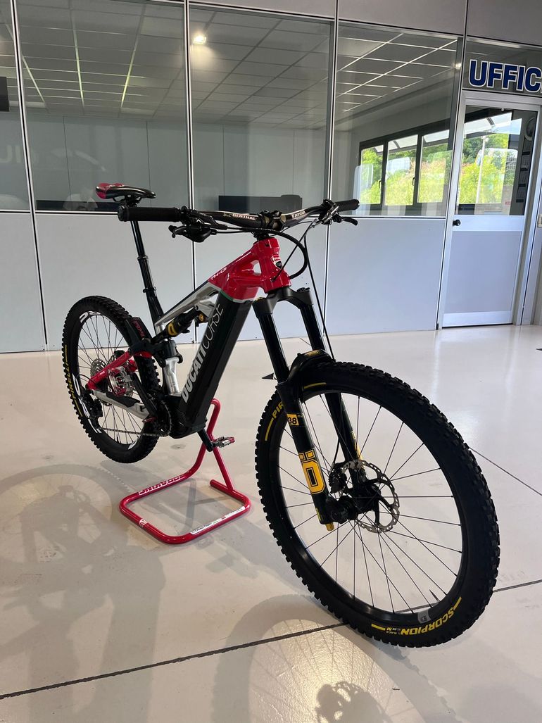 Used Thok bikes Thok bikes Custom Shimano Deore XT 2022 Mountainbike — image 1 of 5