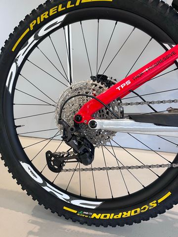 Used Thok bikes Custom Shimano Deore XT 2022 Mountainbike, Red — image 3 of 5
