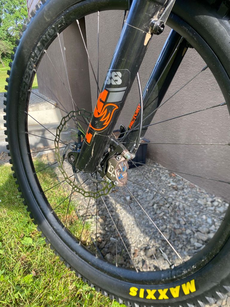 Used Trek Slash 8 Gen 5 2023 2023 Mountainbike, Blue, 29 — image 9 of 10