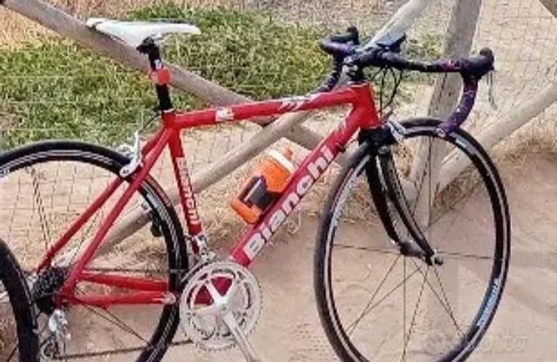 Used Bianchi ml3 olley 7000 Custom Campagnolo Chorus 2005 Road & Gravel