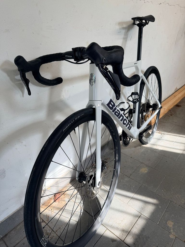 Used Bianchi Sprint 105 Di2 2024 2024 Road & Gravel, White — image 6 of 7