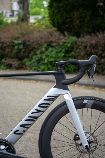 Used Canyon Aeroad CF SLX 8 Disc Di2 2023 2023 Road & Gravel, Light Gray — image 7 of 7