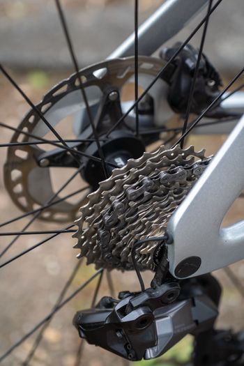 Used Canyon Aeroad CF SLX 8 Disc Di2 2023 2023 Road & Gravel, Light Gray — image 3 of 7