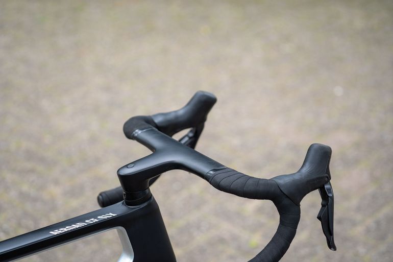 Used Canyon Aeroad CF SLX 8 Disc Di2 2023 2023 Road & Gravel, Light Gray — image 5 of 7