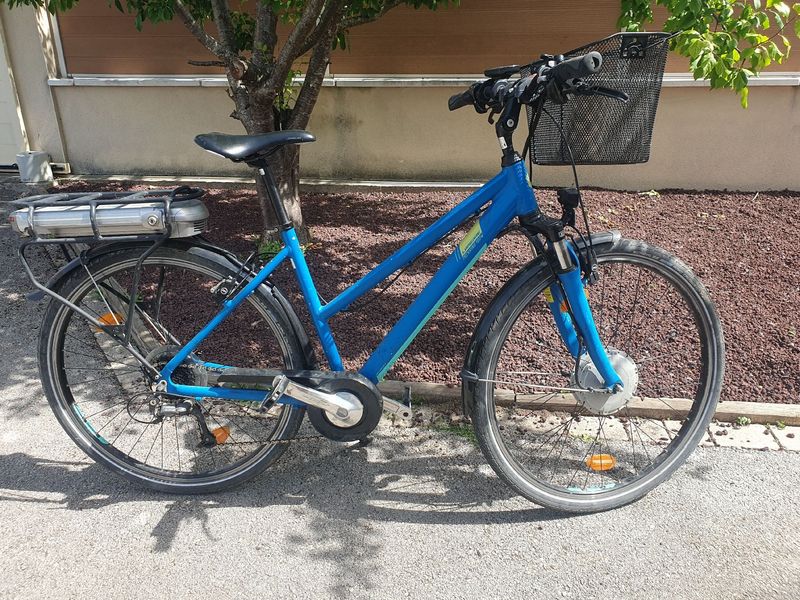 Lapierre OVERVOLT TREKKING 100 W 2017 2017 Urban usato, Blu — immagine 1 di 3