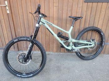 Used Commencal Commencal Custom SRAM GX 2022 Mountainbike, Green — image 2 of 13