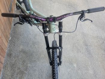 Used Commencal Commencal Custom SRAM GX 2022 Mountainbike, Green — image 12 of 13