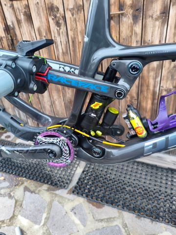 Gebrauchtes Propain Hugene 2 CF Factory 2023 Frameset 2023 Mountainbike, Schwarz, 29 — Bild 4 von 7