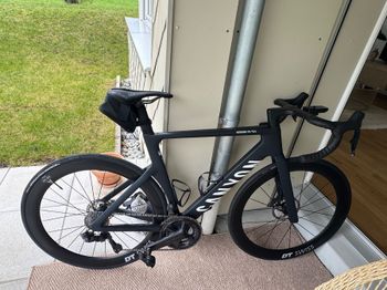 Used Canyon Aeroad CF SLX 8 Di2 – Gr. M – Modell 2026 -Powermeter Canyon Aeroad CF SLX 8 Di2 – Gr. M – Modell 2026 -Powermeter Custom Shimano Ultegra Di2 2024 Road & Gravel