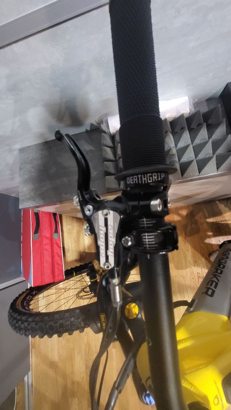 Used Mondraker CRAFTY CARBON XR 2023 2023 Mountainbike, Light Gray, 29 — image 9 of 10