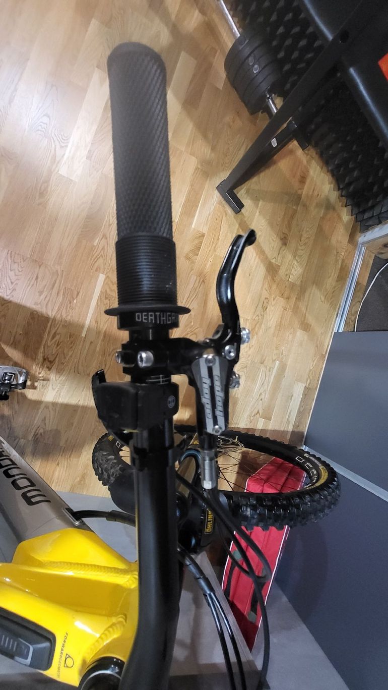 Used Mondraker CRAFTY CARBON XR 2023 2023 Mountainbike, Light Gray, 29 — image 8 of 10