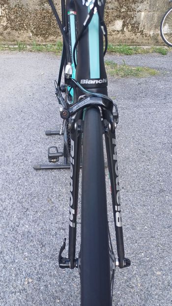 Used Bianchi Oltre XR.1 Ultegra Double 2015 2015 Road & Gravel — image 7 of 8