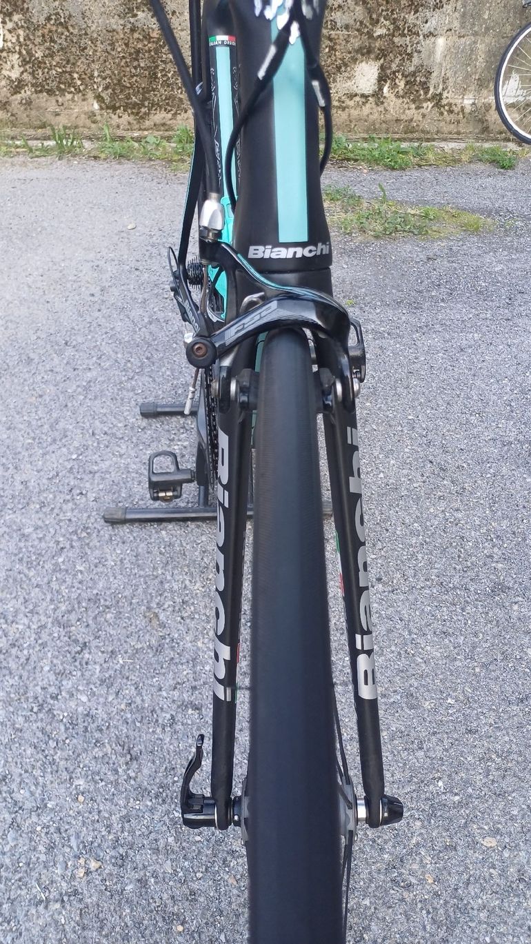 Used Bianchi Oltre XR.1 Ultegra Double 2015 2015 Road & Gravel — image 7 of 8
