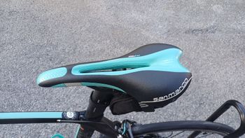 Used Bianchi Oltre XR.1 Ultegra Double 2015 2015 Road & Gravel — image 6 of 8